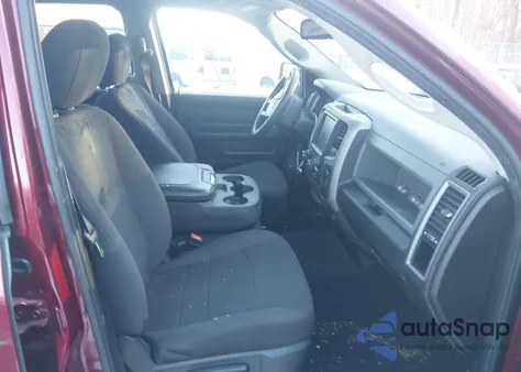 2019 Ram 1500 Classic Express 4X4 6'4 Box из США, поврежденный, VIN 1C6RR7FGXKS547978